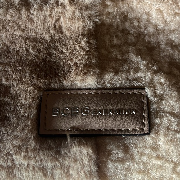 BCBGeneration Beige Patchwork Faux Fur Mixed Media Boxed Satchel Small Tote - Picture 3 of 11